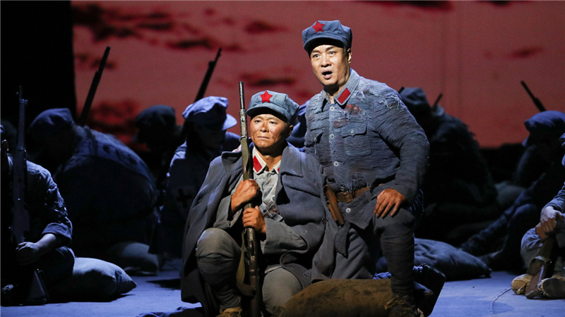 著名男高音歌唱家王宏伟,阎维文塑造出鲜活的红军形象 王小京/摄